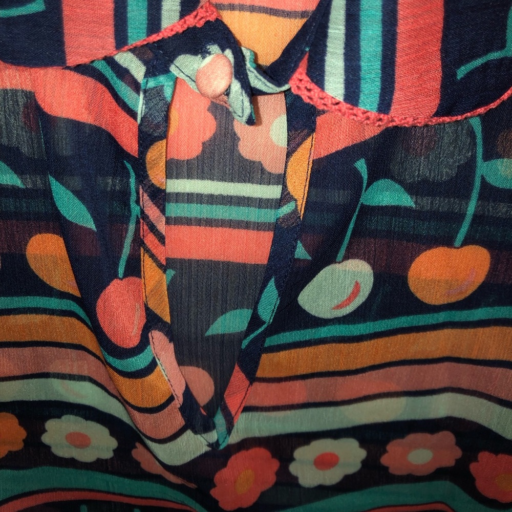 MOD CLOTH BLOUSE MULTI COLOR LIGHT FABRIC Sz S - Picture 2 of 4